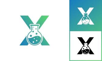 letra x con logotipo de laboratorio abstracto. utilizable para logotipos de negocios, ciencia, salud, medicina, laboratorio, química y naturaleza. vector