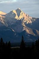 Mount Robson en la hermosa Columbia Británica foto