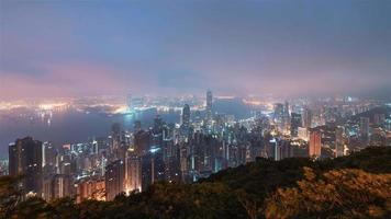 4k timelapse-reeks van hong kong, china - groothoekzonsopgang gezien vanaf de piek van victoria video