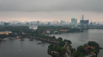 Secuencia de lapso de tiempo de 4k de hanoi, vietnam - vista de la ciudad de hanoi de día a noche video