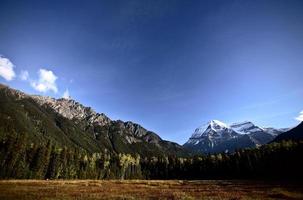 Mount Robson en la hermosa Columbia Británica foto