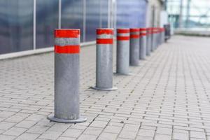 Restrictive columns in a car parking photo