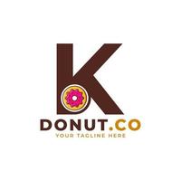 letra inicial k diseño de logotipo de donut dulce. logo para cafeterías, restaurantes, cafeterías, catering. vector