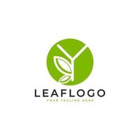 logotipo inicial creativo de la letra y. estilo lineal de forma de círculo vinculado con el símbolo de hoja verde. utilizable para logotipos de negocios, salud, naturaleza y granjas. elemento de plantilla de ideas de diseño de logotipo de vector plano. eps10