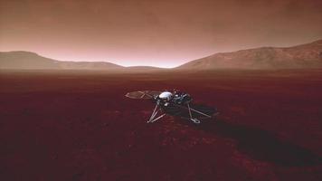 insight mars explorando a superfície do planeta vermelho. elementos fornecidos pela nasa. video