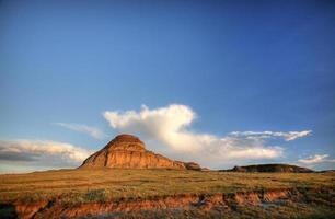 Castle Butte en Big Muddy Valley en el sur de Saskatchewan foto