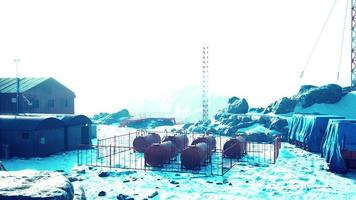 bruin station is een antarctische basis en wetenschappelijk onderzoeksstation video