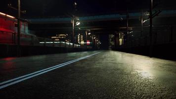 nachtszene der japanischen stadt mit neonlichtern video