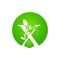 logotipo del spa de salud de la letra x. logotipo del alfabeto floral verde con hojas. utilizable para logotipos de negocios, moda, cosméticos, spa, ciencia, salud, medicina y naturaleza. vector