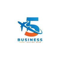 número 5 con diseño de logo de avión. adecuado para giras y viajes, puesta en marcha, logística, plantilla de logotipo empresarial vector