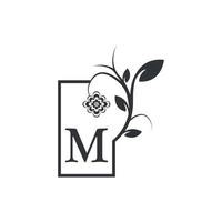 elegante insignia de marco cuadrado con logotipo de lujo m. floral con hojas de flores. perfecto para moda, joyería, salón de belleza, cosméticos, spa, boutique, boda, sello de carta, logotipo de hotel y restaurante. vector