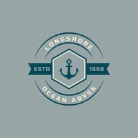 insignia retro vintage logotipo náutico y oceánico con símbolo de ancla de barco para plantilla de diseño de emblema marino vector