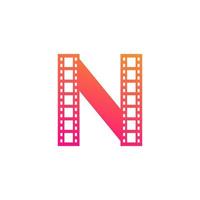 letra inicial n con rayas de carrete tira de película para película cine producción estudio logotipo inspiración vector