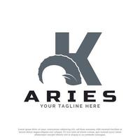 letra inicial k con cuerno de oveja de carnero de cabra para la inspiración del diseño del logotipo de aries. plantilla de elemento de logotipo animal vector