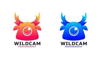 logotipo de cámara salvaje para fotografía de animales, combinación de logotipo de cuernos de ciervo y cámara vector