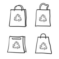 bolsas vacías y símbolo de reciclaje con estilo de garabato dibujado a mano aislado en blanco vector