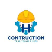 letra inicial h con equipo y casco. concepto de logotipo de construcción e ingeniería vector