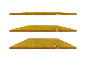 tablero de hormigón dorado o estantes aislados en fondo blanco. con trazado de recorte. foto