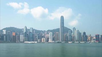 4k timelapse-reeks van hong kong, china - de baai en de skyline overdag video