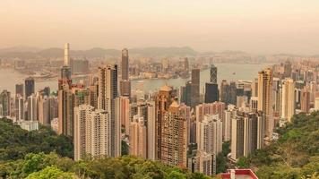 4k timelapse-reeks van hong kong, china - groothoek zonsondergang gezien vanaf zelfmoord klif video