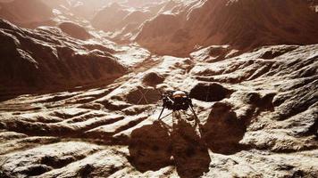 insight mars explorando a superfície do planeta vermelho. elementos fornecidos pela nasa. video