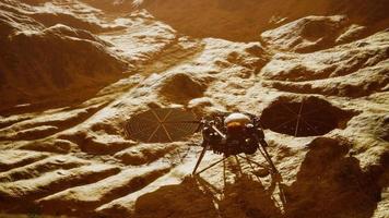 insight mars explorando a superfície do planeta vermelho. elementos fornecidos pela nasa. video