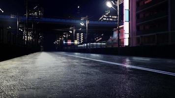 escena nocturna de la ciudad de Japón con luces de neón video