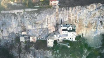 Madonna della Corona Heiligtum in Italien video