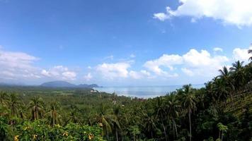 timelapse vacker naturlig utsikt över bergshavet och himlen i thailand video