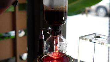 syphon classic coffee maker in local coffee shop