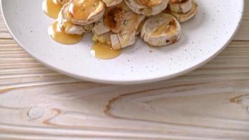 Grills Sliced Banana with Caramel Sauce video