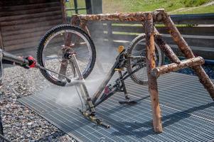 Bicycle cleaning with pulivapor photo