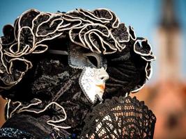 carnaval veneciano en rosheim, alsacia, francia. foto