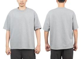 Joven en gris maqueta de camiseta de gran tamaño delante y detrás utilizado como plantilla de diseño, aislado sobre fondo blanco con trazado de recorte foto