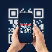 mano usando el código qr de escaneo de teléfono inteligente móvil. lector de código de barras, pago con código qr, tecnología sin efectivo, concepto de dinero digital foto