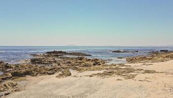 Robben Island vista desde Sea Point Cape Town, Sudáfrica. foto