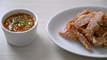 Grilled Pork Neck or Charcoal-boiled Pork Neck with Thai Spicy Dipping Sauce video