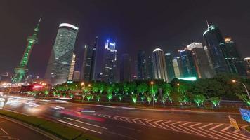 Secuencia de lapso de tiempo de 4k de shanghai, china - tráfico de shanghai en la noche video