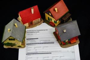 From July 2022, every German who owns a house or property must submit a declaration to the tax office to determine the property tax value photo