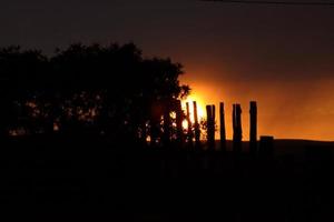 puesta de sol en el pintoresco saskatchewan foto