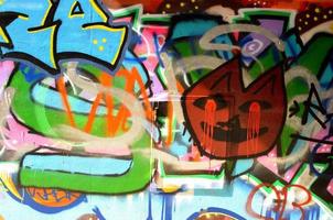 graffiti colorido en una pared foto