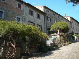 vista de la ciudad de cortona foto