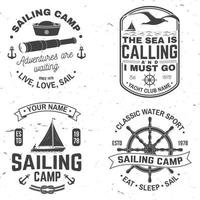 conjunto de placa de campamento de vela de verano. vector. concepto para camisa, estampado o camiseta. diseño de tipografía vintage con anclas marinas negras y silueta de nudo de cuerda. mejor actividad deportiva vector