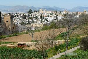 albaicín visto desde la alhambra en granada, andalucía, españa foto