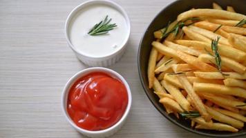 french fries or potato chips with sauce