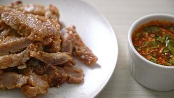 Grilled Pork Neck or Charcoal-boiled Pork Neck with Thai Spicy Dipping Sauce video