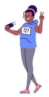chica positiva en ropa deportiva semi plana rgb color vector ilustración. atleta de maratón femenina tomando selfie personaje de dibujos animados aislado sobre fondo blanco