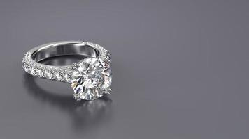 anillo de compromiso de oro blanco con un gran diamante foto