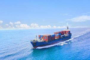 vista superior aérea contenedor buque de carga importación exportación logística negocio foto