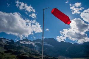 indicador de dirección del viento en el aeropuerto foto